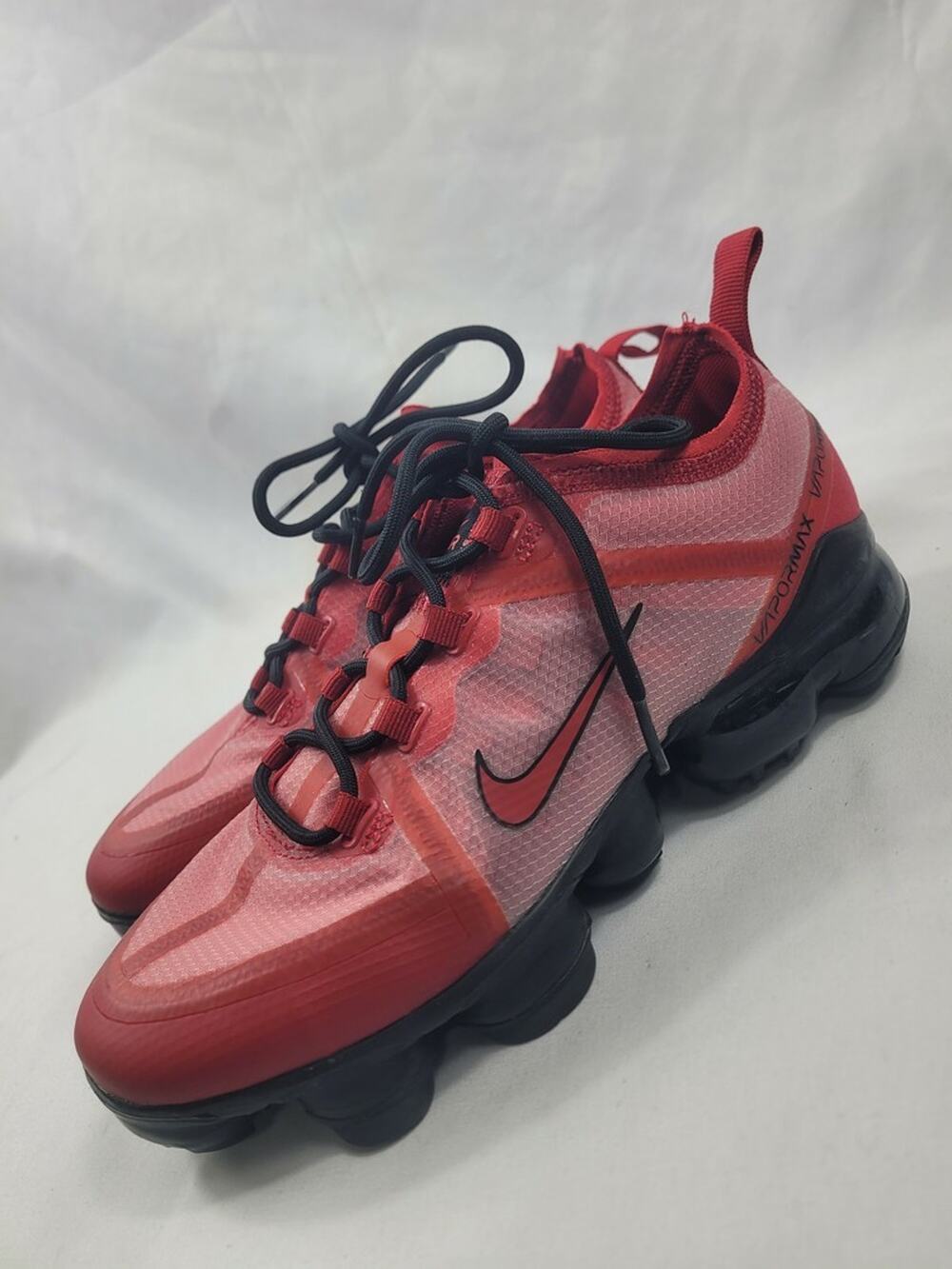 Nike Air Vapormax 2019 GS Size: 5Y - AJ2616 600 - Varsity Red / Black Shoes